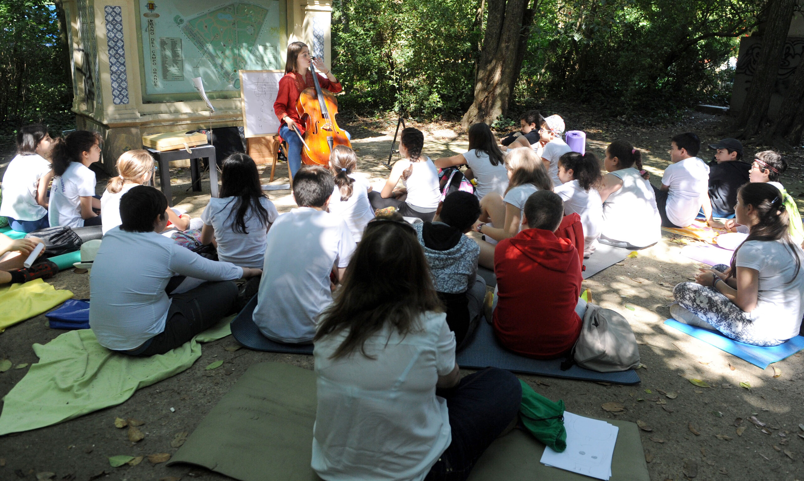 escuela_tagore_al_aire_libre.jpg
