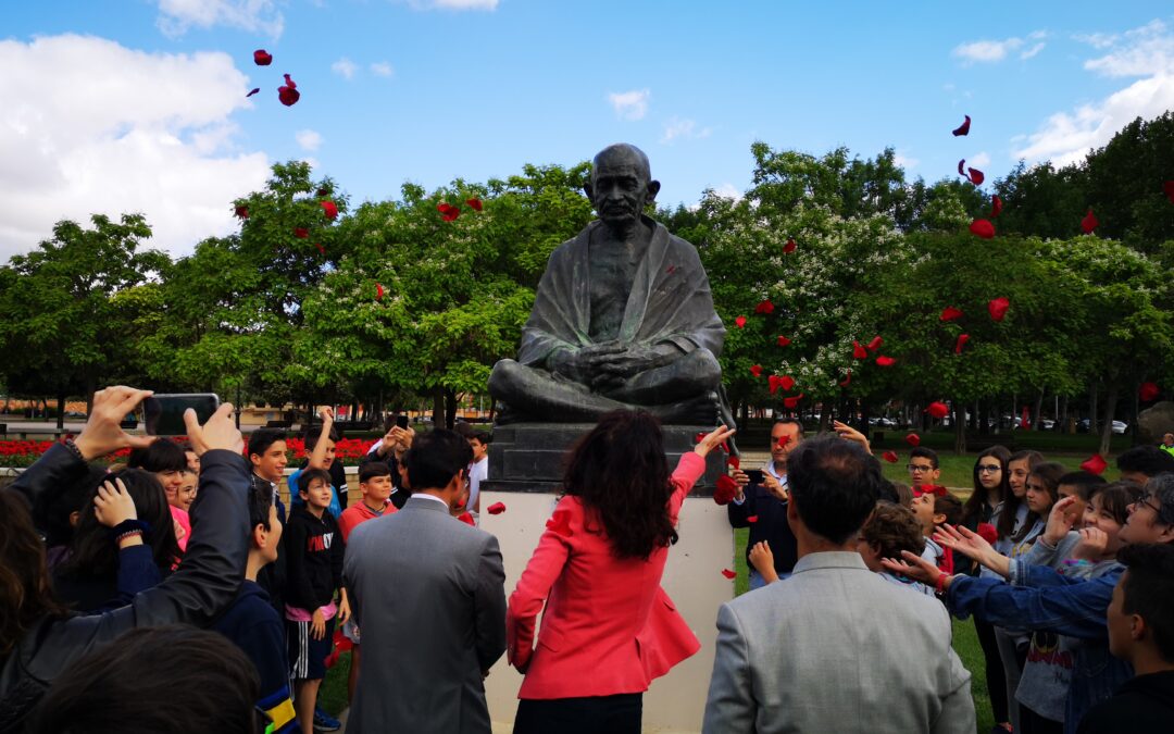 UN HOMENAJE ECOLÓGICO A GANDHI EN EL DÍA MUNDIAL DEL MEDIO AMBIENTE